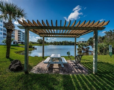 6450 Shoreline Drive - Photo Thumbnail 35