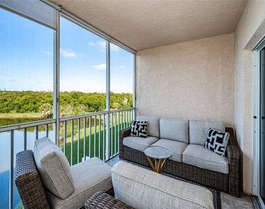 6450 Shoreline Drive - Photo Thumbnail 12
