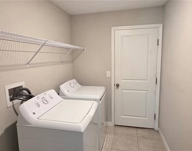 16638 Delia Street - Photo Thumbnail 5