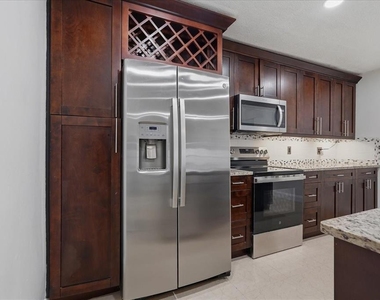 7047 Silvermill Drive - Photo Thumbnail 12