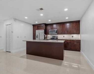 7047 Silvermill Drive - Photo Thumbnail 10