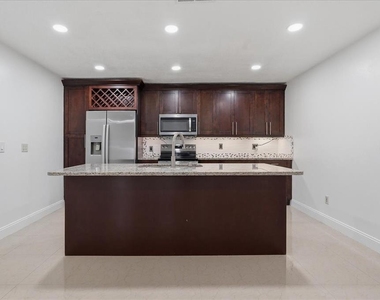 7047 Silvermill Drive - Photo Thumbnail 9
