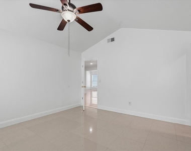 7047 Silvermill Drive - Photo Thumbnail 20