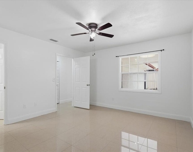 7047 Silvermill Drive - Photo Thumbnail 28