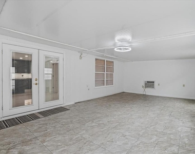 7047 Silvermill Drive - Photo Thumbnail 39