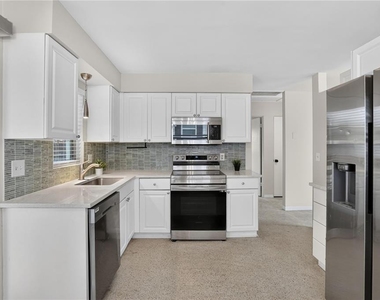 5214 15th Avenue S - Photo Thumbnail 7
