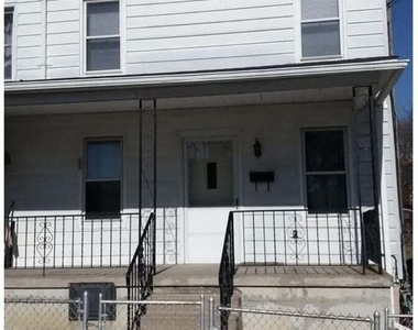 440 S 9th Avenue - Photo Thumbnail 2