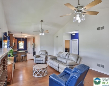 1635 E Emmaus Avenue - Photo Thumbnail 10