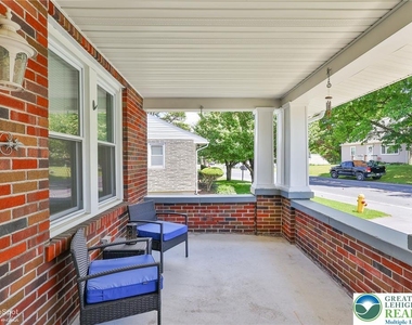 1635 E Emmaus Avenue - Photo Thumbnail 4