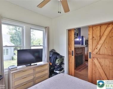 1635 E Emmaus Avenue - Photo Thumbnail 24