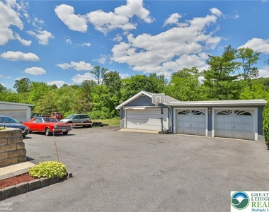 1635 E Emmaus Avenue - Photo Thumbnail 47