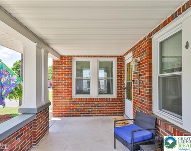 1635 E Emmaus Avenue - Photo Thumbnail 6