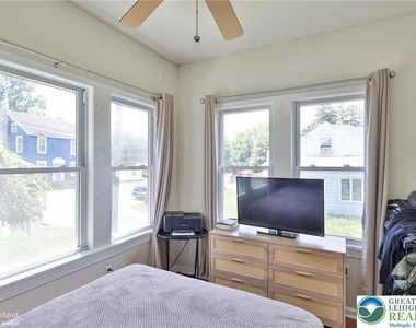 1635 E Emmaus Avenue - Photo Thumbnail 23