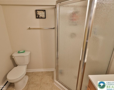 1635 E Emmaus Avenue - Photo Thumbnail 36