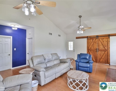 1635 E Emmaus Avenue - Photo Thumbnail 14