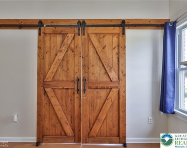 1635 E Emmaus Avenue - Photo Thumbnail 20