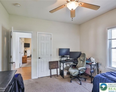 1635 E Emmaus Avenue - Photo Thumbnail 26