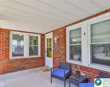 1635 E Emmaus Avenue - Photo Thumbnail 5