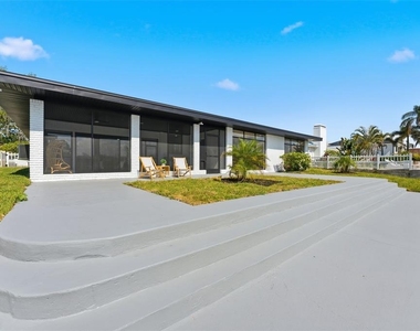 3917 E Eden Roc Circle - Photo Thumbnail 21