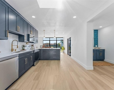 3917 E Eden Roc Circle - Photo Thumbnail 43