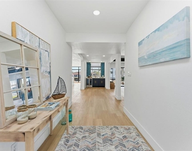 3917 E Eden Roc Circle - Photo Thumbnail 9