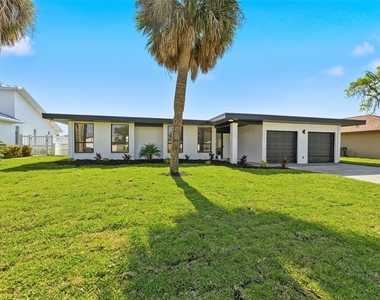 3917 E Eden Roc Circle - Photo Thumbnail 50