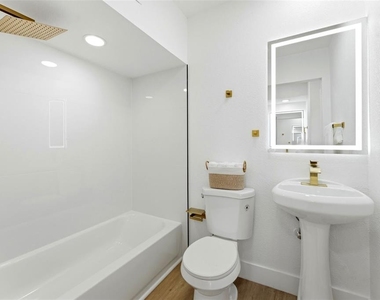 3917 E Eden Roc Circle - Photo Thumbnail 33