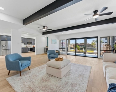 3917 E Eden Roc Circle - Photo Thumbnail 45