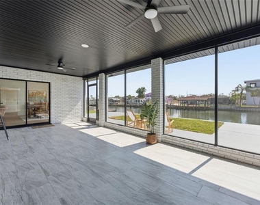 3917 E Eden Roc Circle - Photo Thumbnail 24