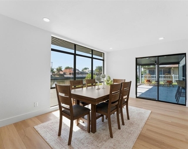 3917 E Eden Roc Circle - Photo Thumbnail 41
