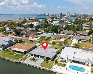 3917 E Eden Roc Circle - Photo Thumbnail 2
