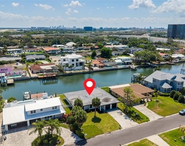 3917 E Eden Roc Circle - Photo Thumbnail 13