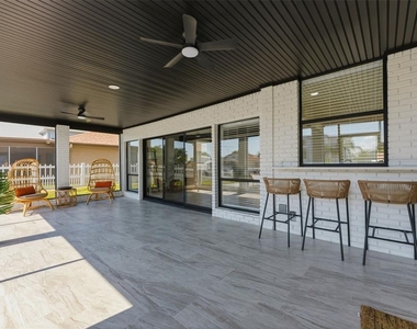 3917 E Eden Roc Circle - Photo Thumbnail 25