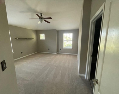 7001 Interbay Boulevard - Photo Thumbnail 16