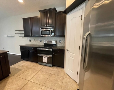 7001 Interbay Boulevard - Photo Thumbnail 8
