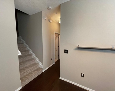 7001 Interbay Boulevard - Photo Thumbnail 10