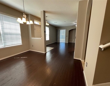 7001 Interbay Boulevard - Photo Thumbnail 6