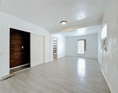 14975 1st Street E - Photo Thumbnail 18
