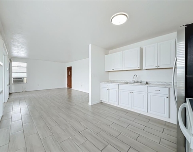 14975 1st Street E - Photo Thumbnail 12