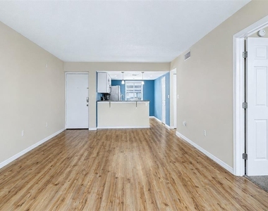 205 Palmetto Court - Photo Thumbnail 9