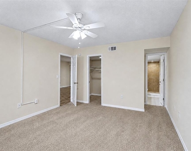 205 Palmetto Court - Photo Thumbnail 15