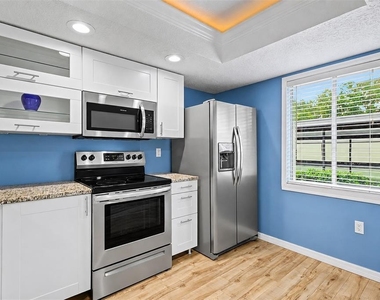 205 Palmetto Court - Photo Thumbnail 4