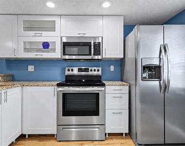 205 Palmetto Court - Photo Thumbnail 5