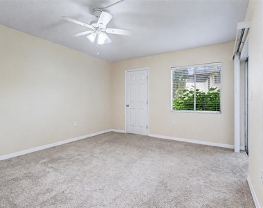 205 Palmetto Court - Photo Thumbnail 10