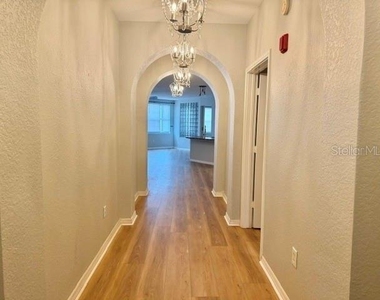 911 N Orange Avenue - Photo Thumbnail 5