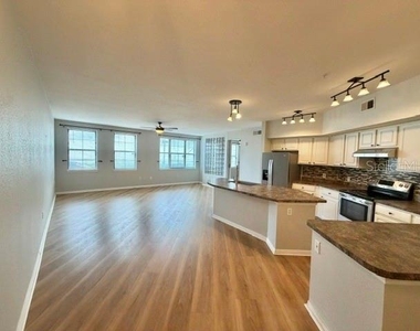 911 N Orange Avenue - Photo Thumbnail 3