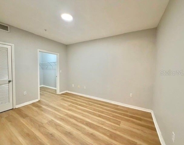 911 N Orange Avenue - Photo Thumbnail 6