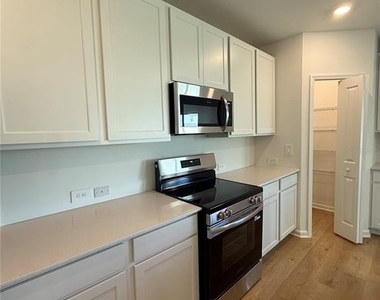 6233 Botticella Boulevard - Photo Thumbnail 6