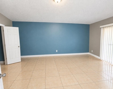 1017 Dudley Drive - Photo Thumbnail 6