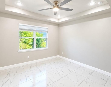 409 Beckley Street - Photo Thumbnail 15